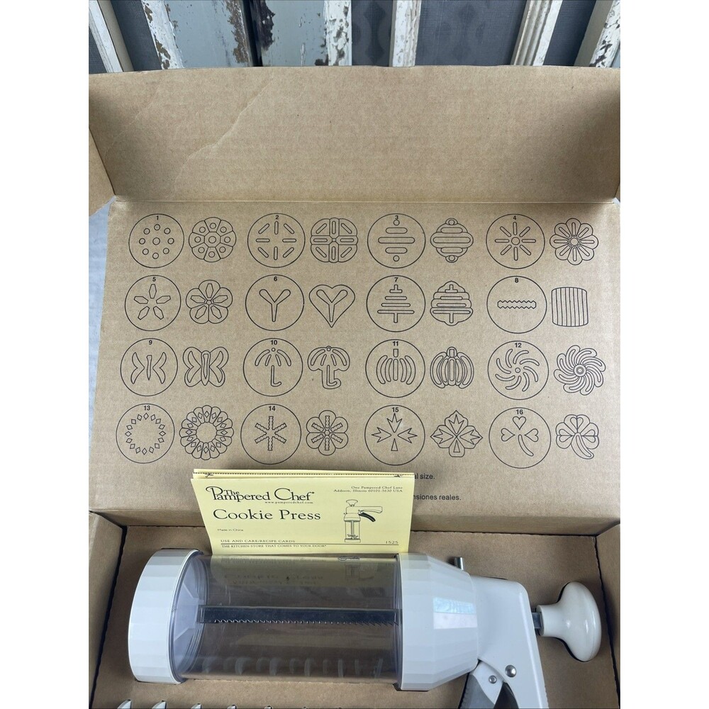 The Pampered Chef Cookie Press #1525 w/16 Discs - Picture 4 of 6